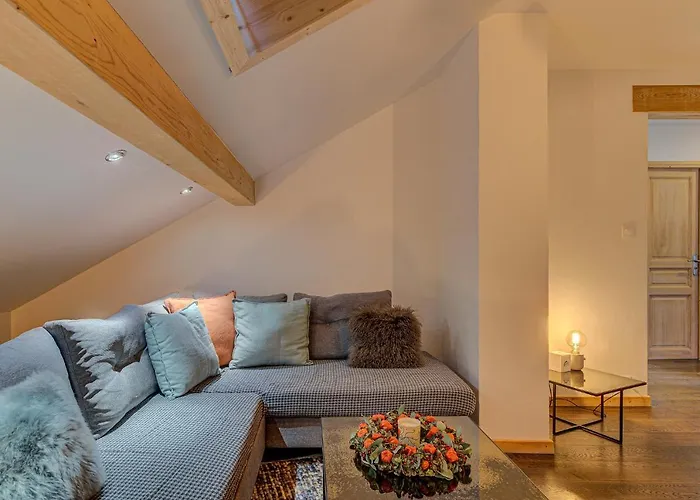 Apartment Rebats, Alpes Agency, Central Chamonix, Sleeps 4 *