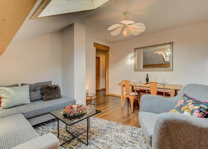 Apartment Rebats, Alpes Agency, Central Chamonix, Sleeps 4 Апартаменты Шамони