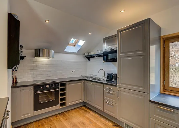 Rebats, Alpes Agency, Chamonix, Sleeps 4 *