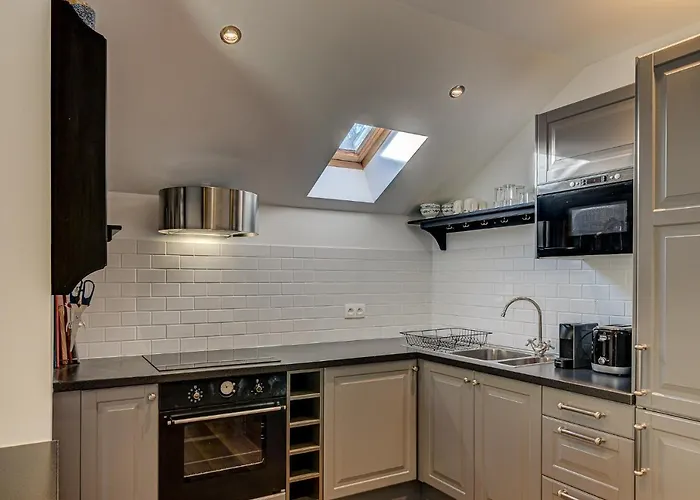 Rebats - Alpes Travel - *