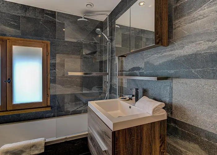 Rebats, Alpes Agency, Chamonix, Sleeps 4 * Chamonix