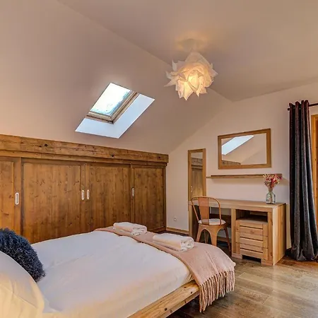 Apartment Rebats, Alpes Agency, Central Chamonix, Sleeps 4 霞慕尼