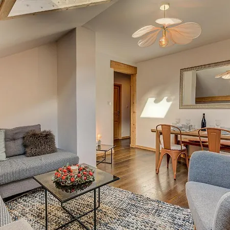 Apartment Rebats, Alpes Agency, Central Chamonix, Sleeps 4 霞慕尼