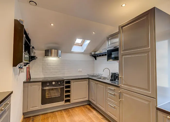 Apartment Rebats, Alpes Agency, Central Chamonix, Sleeps 4 霞慕尼