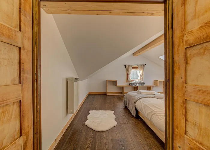 Apartment Rebats, Alpes Agency, Central Chamonix, Sleeps 4