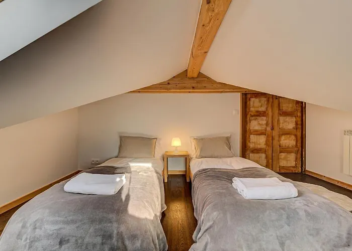 Apartment Rebats, Alpes Agency, Central Chamonix, Sleeps 4